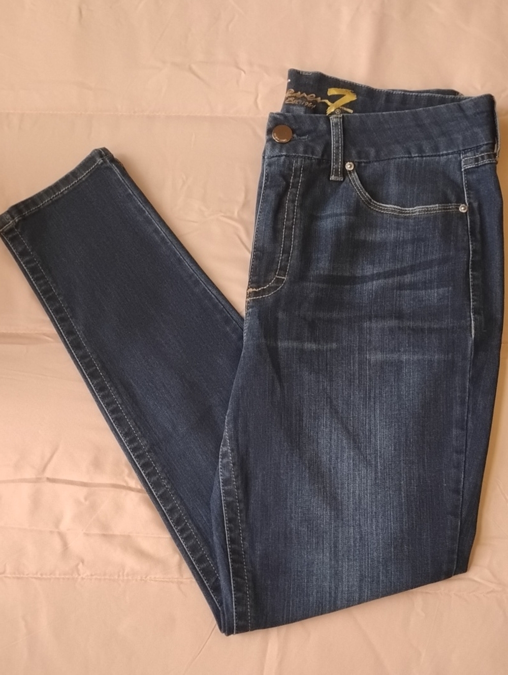 Like New Seven7 Women's Skinny Jeans - Dark Blue Wash Size 14